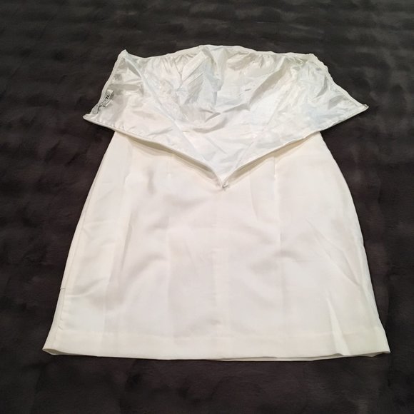 Ivory Strapless Dress (Medium) - Picture 3 of 9